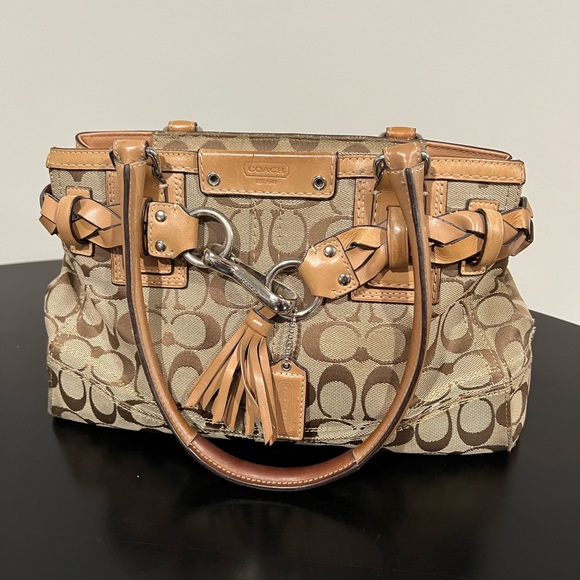 Coach purse - Picture 2 of 9